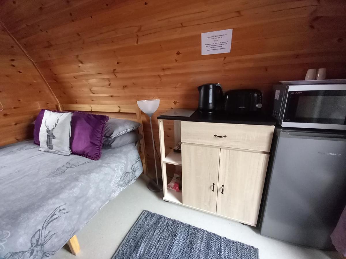Hillside Camping Pods And Shepherd'S Hut Уик Номер фото